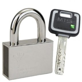 Mul-T-Lock lakat